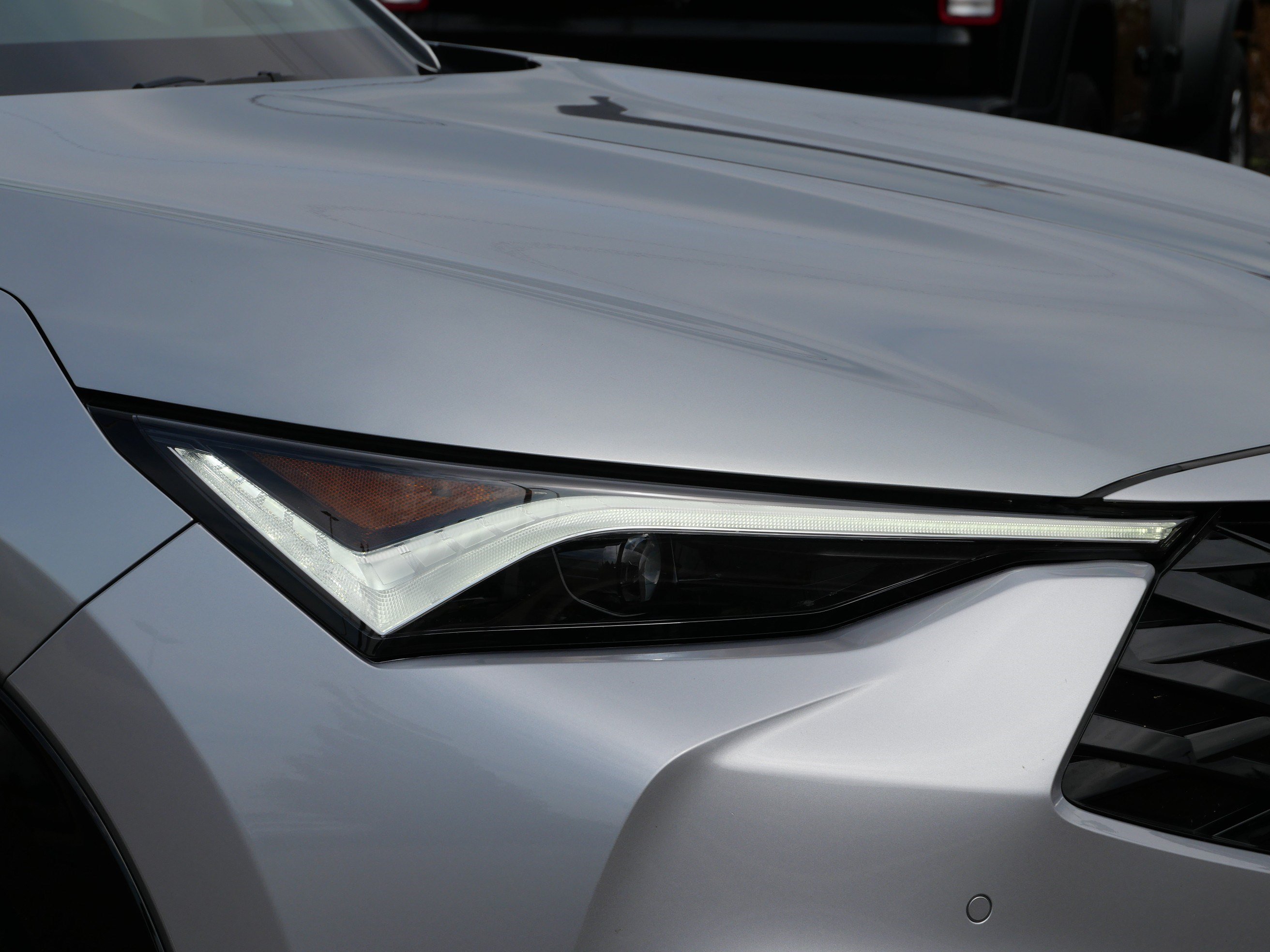 Used 2025 Solar Silver Metallic Acura w/A-Spec Advance Package image 16