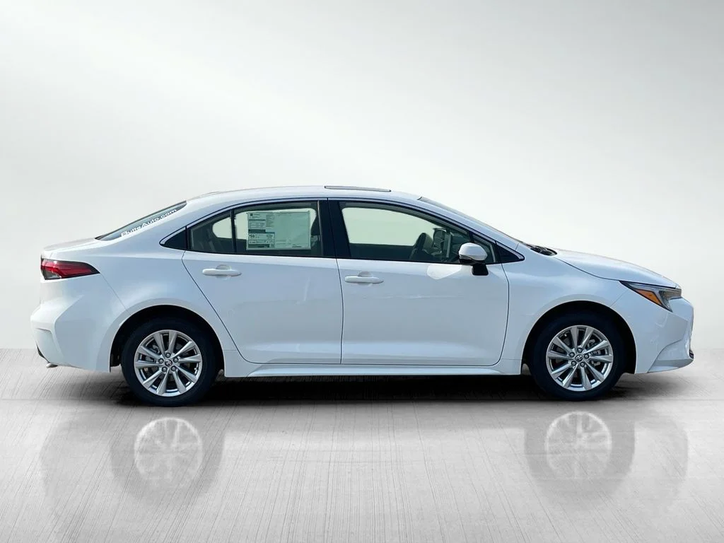 New 2026 Ice Cap Toyota Hybrid XLE image 2