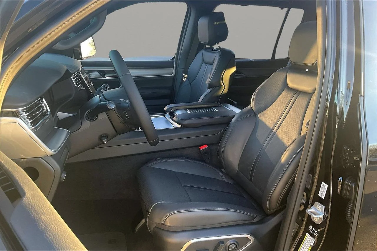 New 2026 High Gloss Black Jeep Limited Reserve image 20