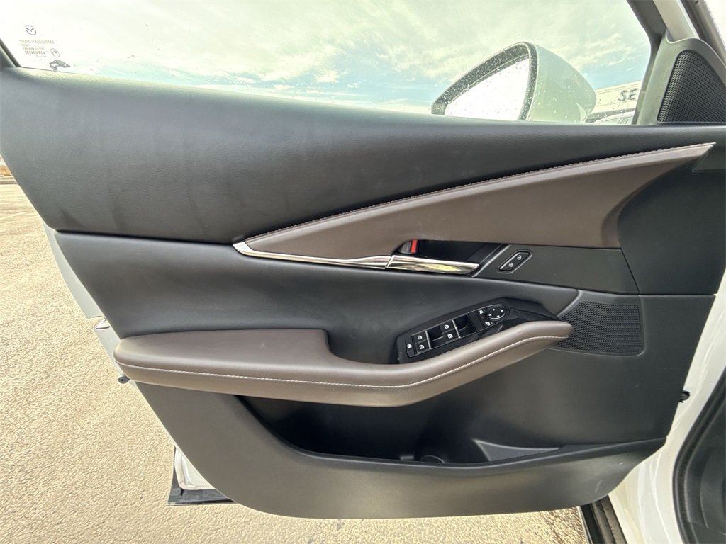 2023 MAZDA CX-30 - Image 12