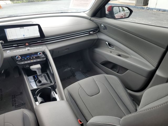 2025 Hyundai Elantra SEL - Photo 24