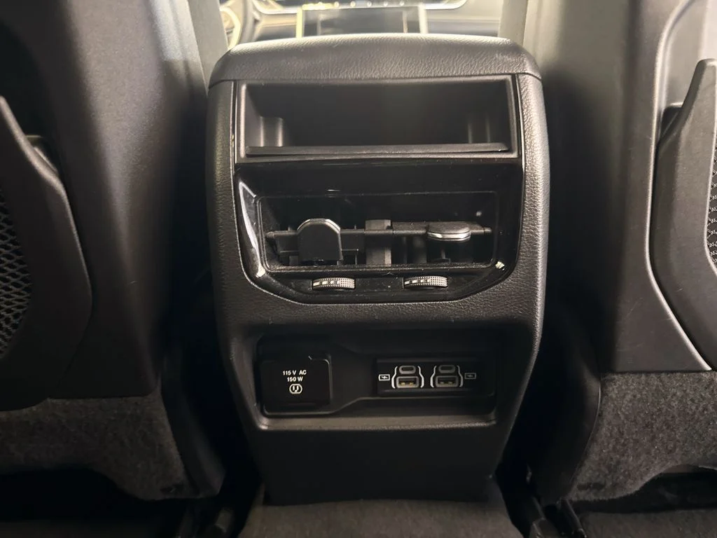 Used 2023 Red Jeep Altitude X image 12