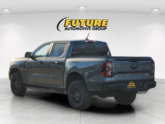 New 2025 Carbonized Gray Metallic Ford XLT image 30