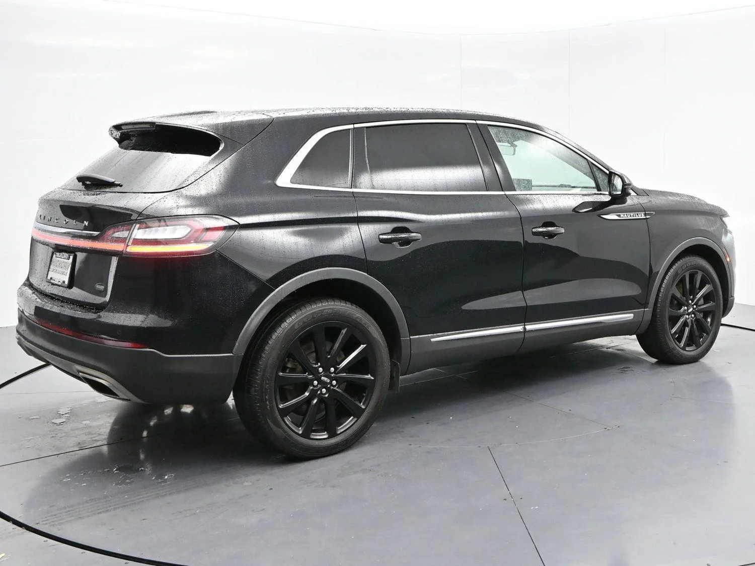 Used 2022 Infinite Black Lincoln Reserve image 7