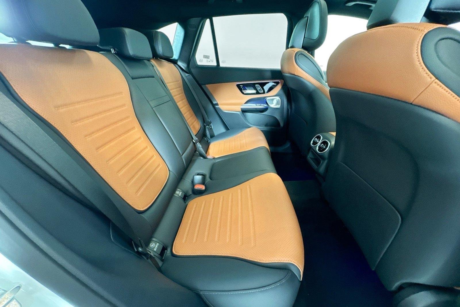 New 2026 Polar White Mercedes-Benz GLC 300 image 25
