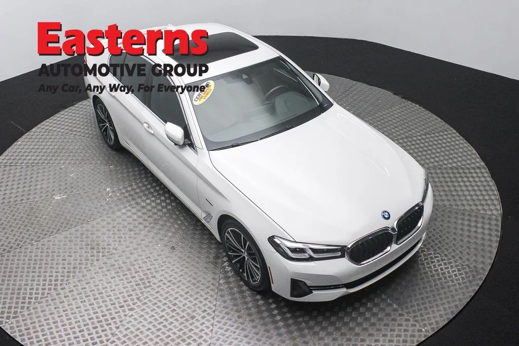 Used 2023 White BMW 530e iPerformance image 3