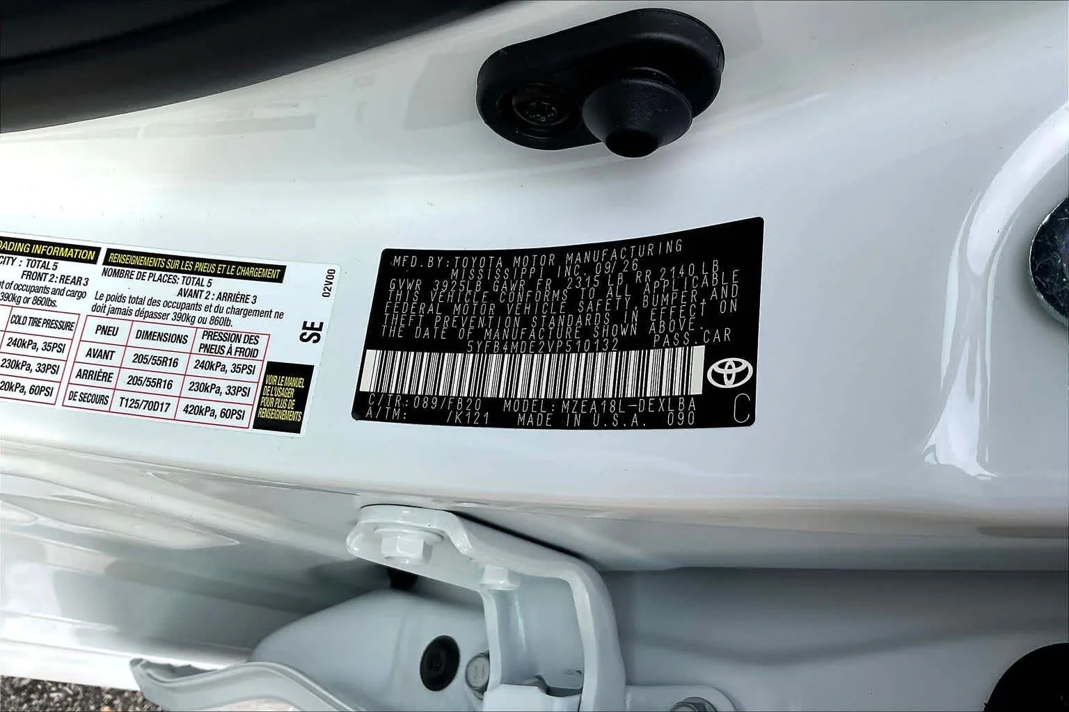 New 2027 Wind Chill Pearl Toyota LE image 19