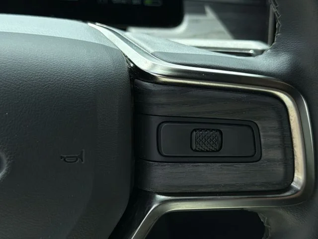 Used 2024  Rivian Adventure image 27