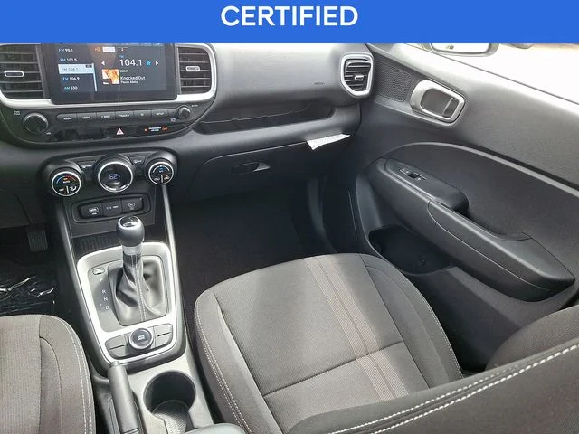 Used 2023 Green Hyundai SEL image 16