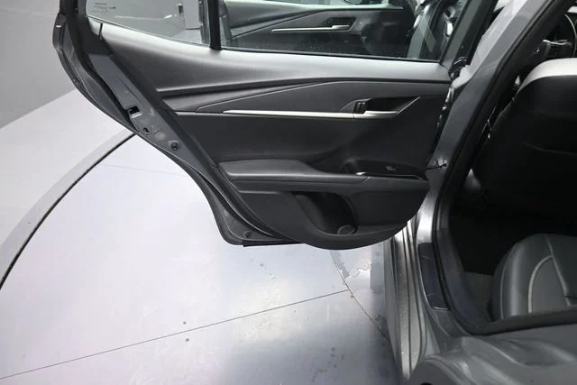 Used 2025  Toyota SE image 18
