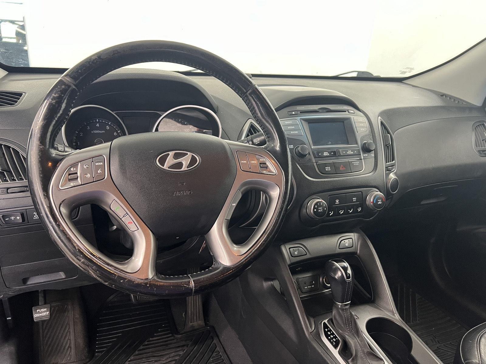 Used 2014 Ash Black Hyundai SE image 26