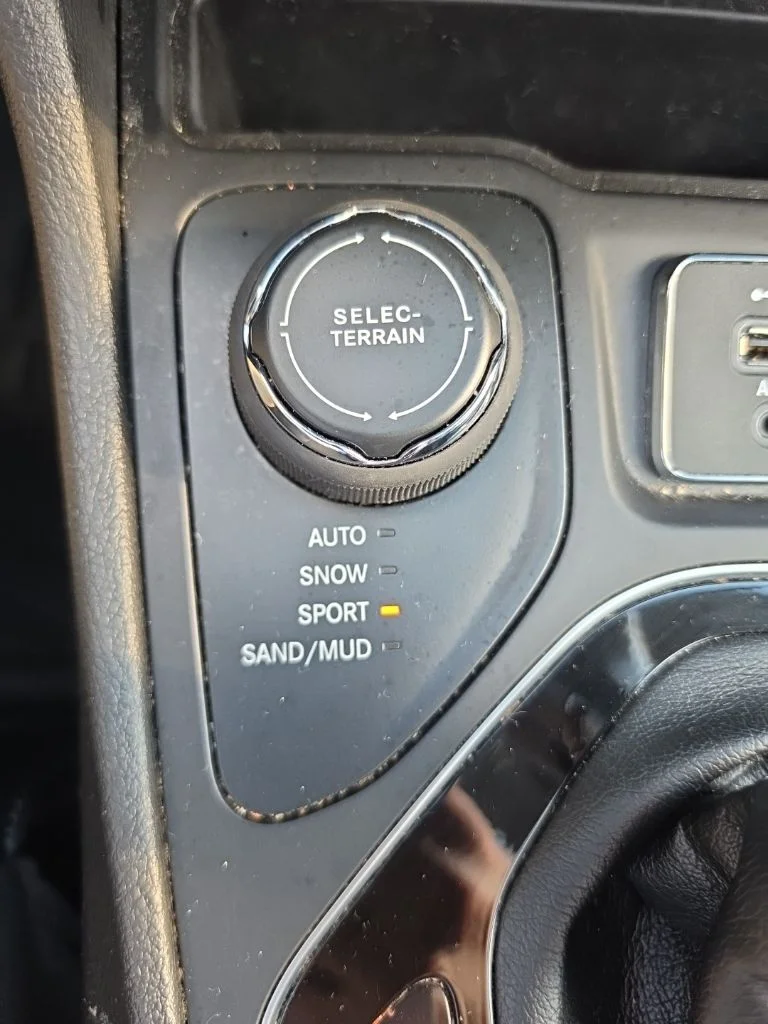 Used 2021 Silver Jeep Limited image 74