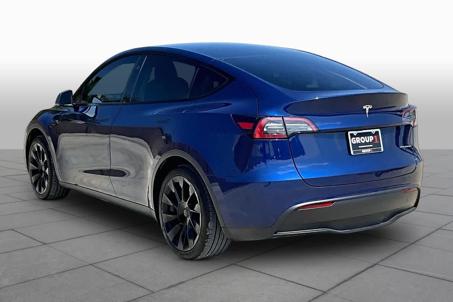 Used 2023 Deep Blue Metallic Tesla Long Range image 18