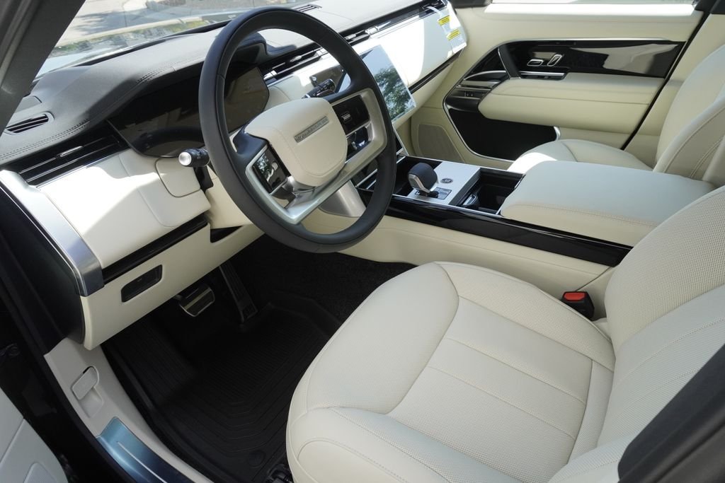 New 2026 Santorini Black Land Rover SE image 20