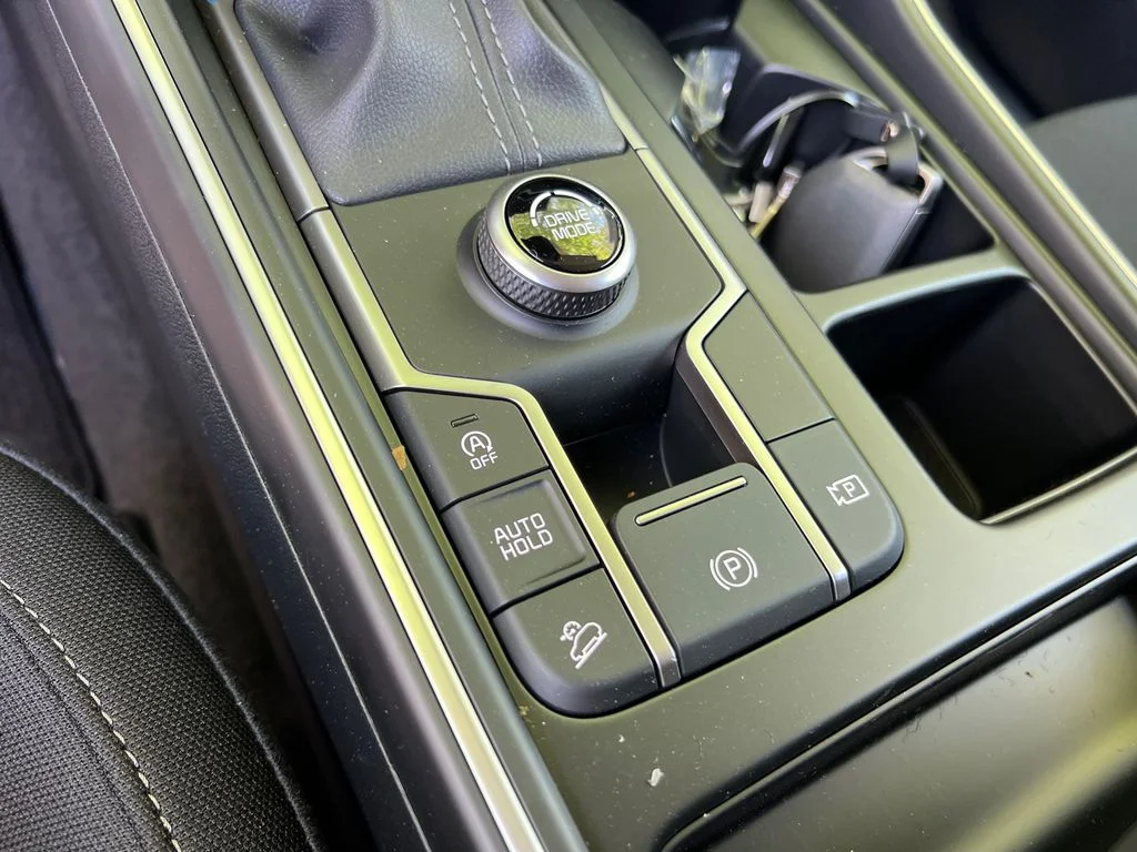 2025 Kia Sorento LX - Photo 27