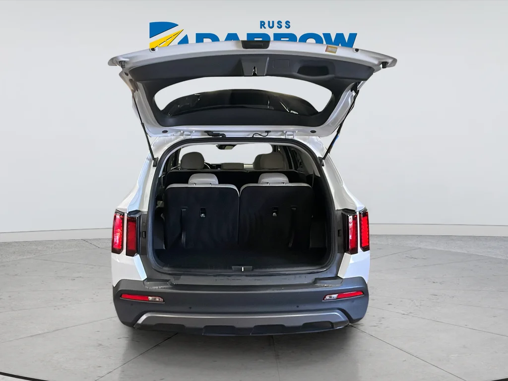 Used 2022 White Kia S X-LINE image 31