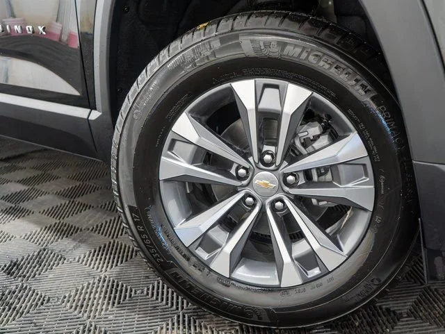 2027 Chevrolet Equinox LT - Photo 8