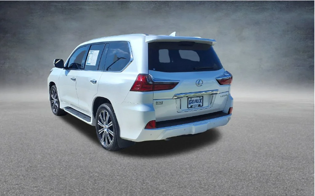 Used 2021 White Lexus 570 image 5