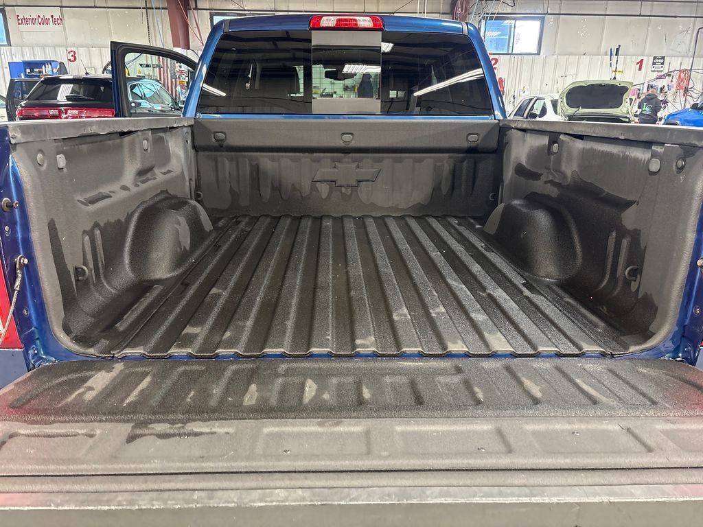 Used 2017 DEEP OCEAN BLUE METALLIC Chevrolet High Country image 28