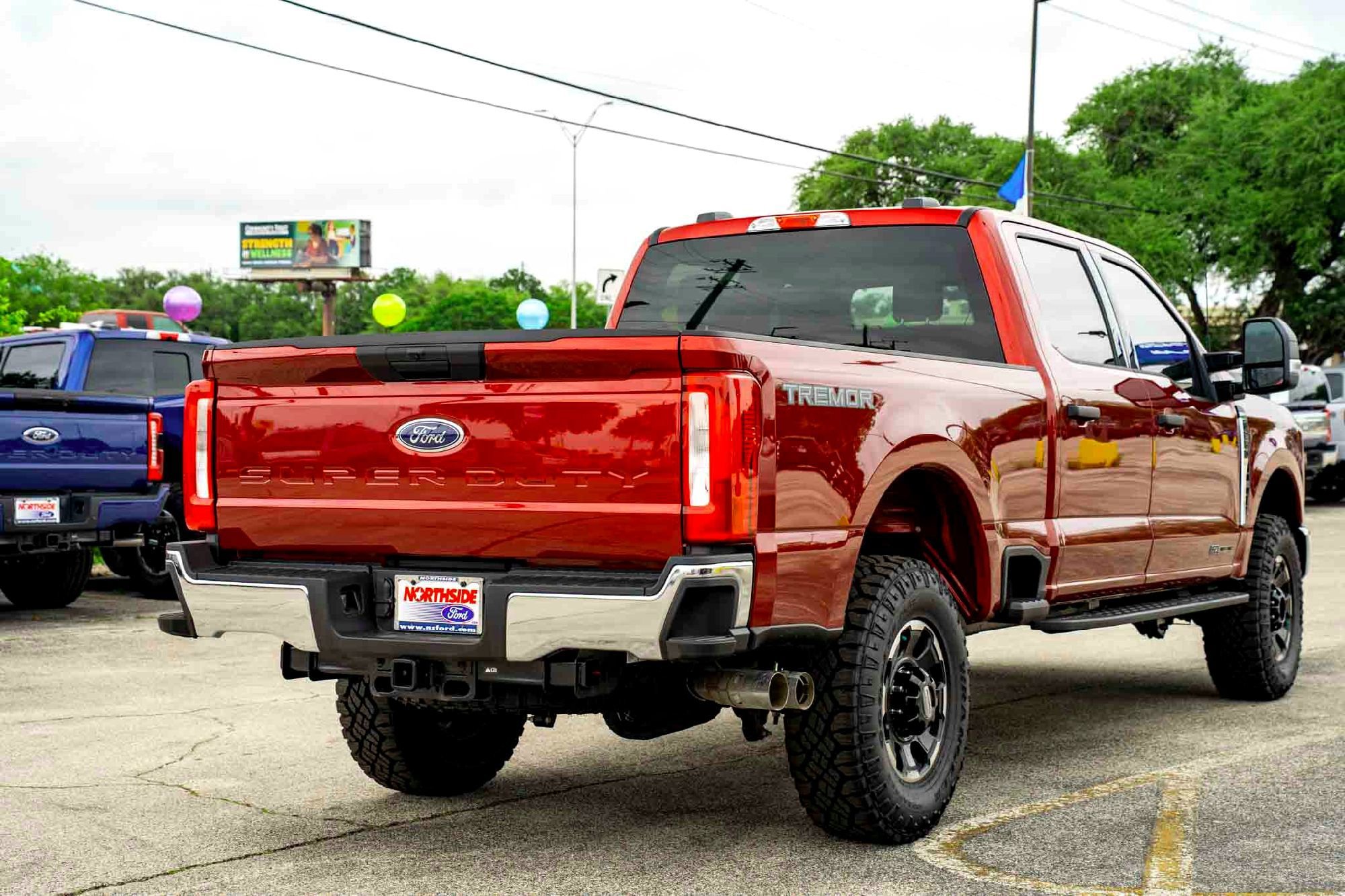 New 2026 Ruby Red Metallic Tinted Clearcoat Ford XLT image 4