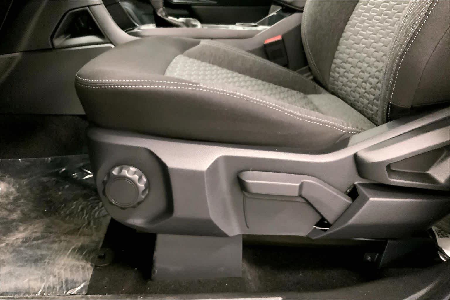 New 2026 Carbonized Gray Metallic Ford XL image 19