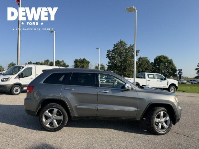Used 2011 Mineral Gray Clearcoat Metallic Jeep Overland image 8