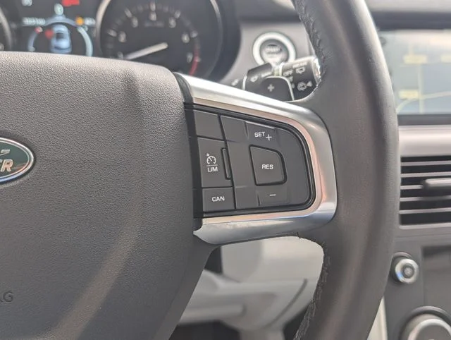 Used 2019 Fuji White Land Rover SE image 13