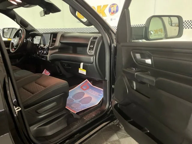 New 2026 Diamond Black Crystal Pearl-Coat Exterior Paint RAM Warlock image 12