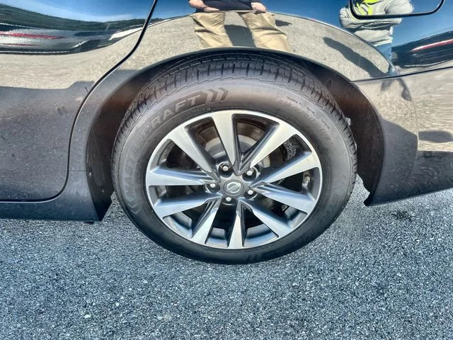Used 2017 Blue Nissan 2.5 SV image 20