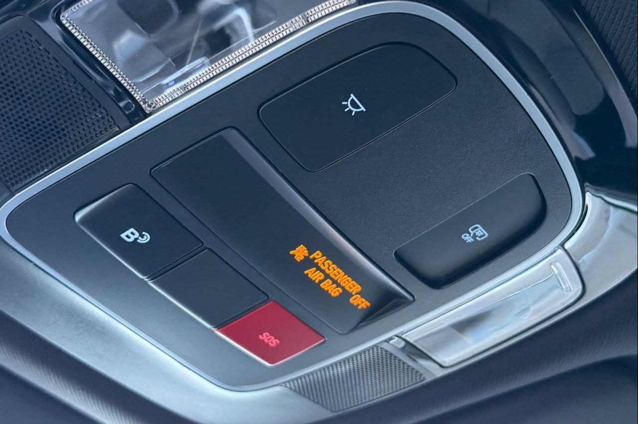 New 2026 White Hyundai SEL AWD image 22