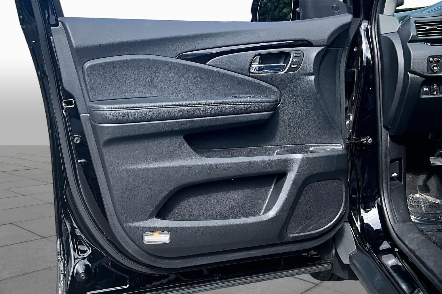 Used 2022 Crystal Black Pearl Honda Elite image 22
