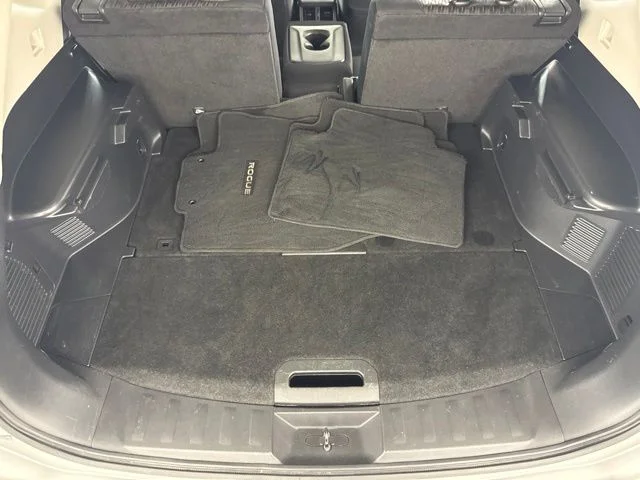 Used 2017 Silver Nissan SV image 25