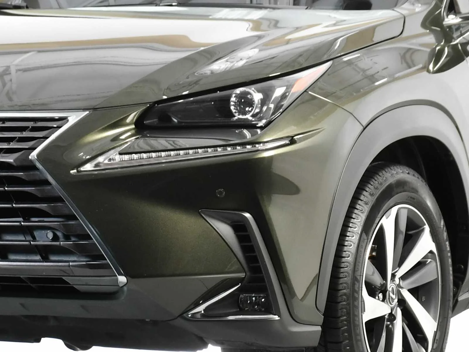 Used 2021 Nori Green Pearl Lexus  image 11
