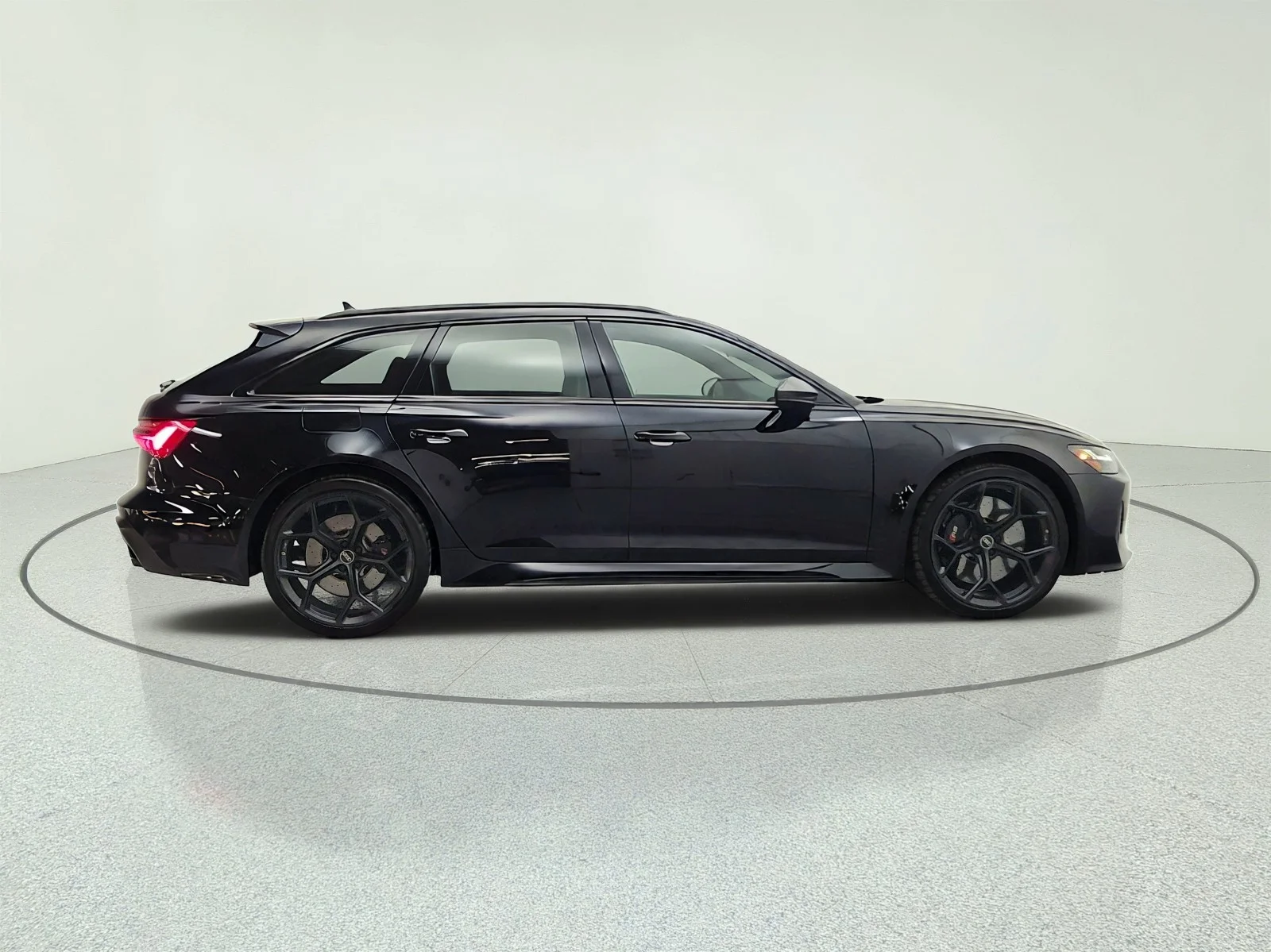 Used 2024 Sebring Black Crystal Effect Audi performance 4.0 TFSI quattro image 4