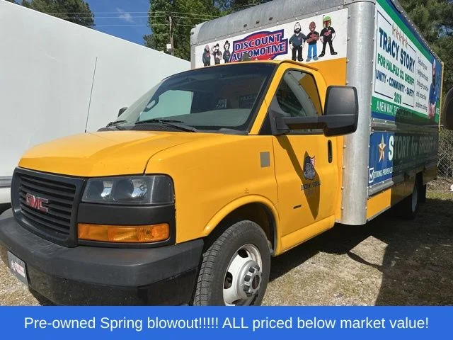 Used 2018  GMC Work Van image 2