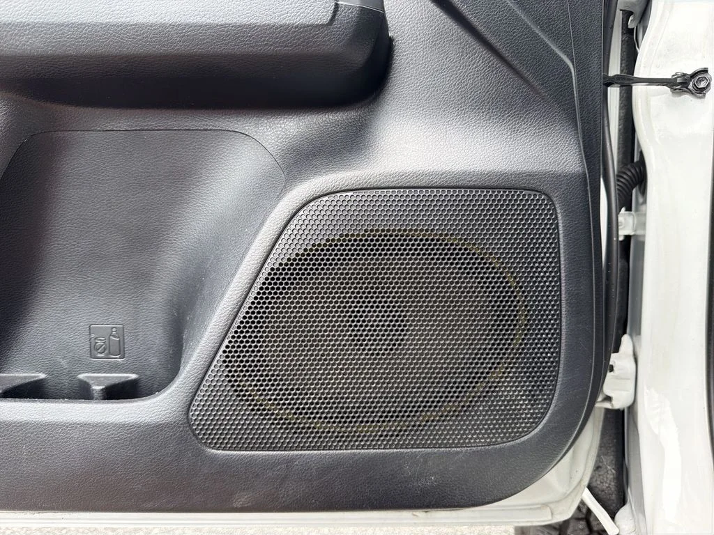 Used 2019 White Toyota SR image 29