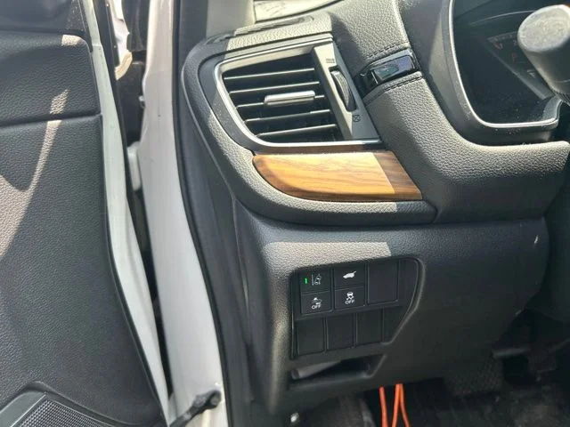 Used 2018 White Honda EX-L image 2