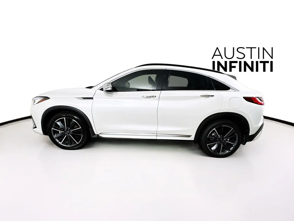 Certified Used 2024 White INFINITI LUXE image 6