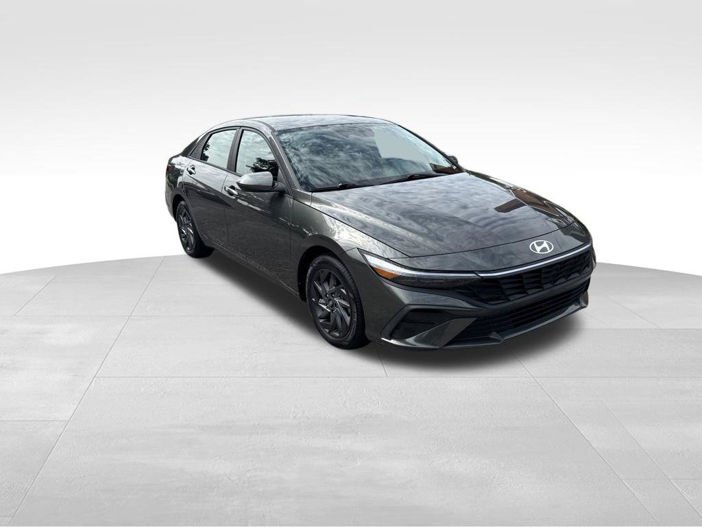 Used 2024 Gray Hyundai SEL image 8