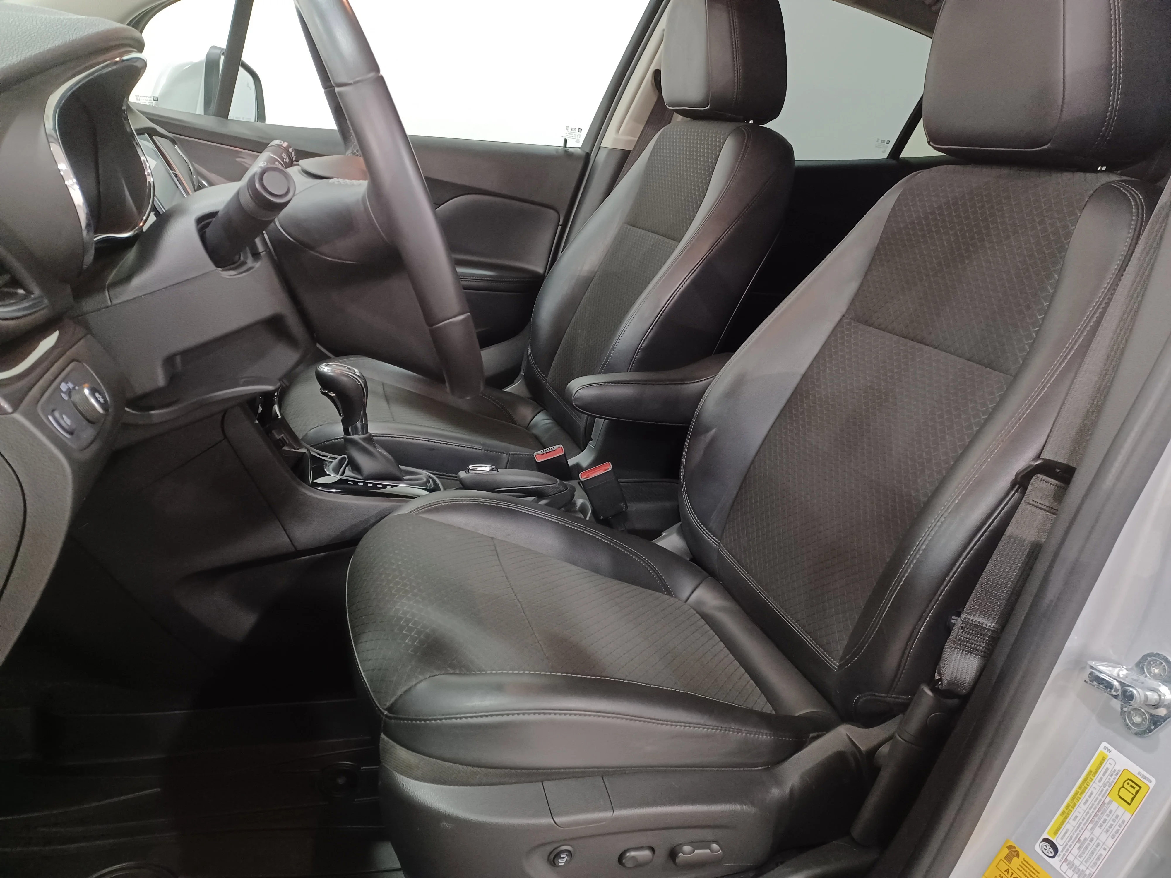 Certified Used 2021 Quicksilver Metallic Buick Preferred*Remote Start | Blind Spot Detection | Park Assist | Roof Rails image 9