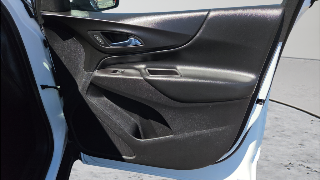 Used 2020 White Chevrolet LT image 37