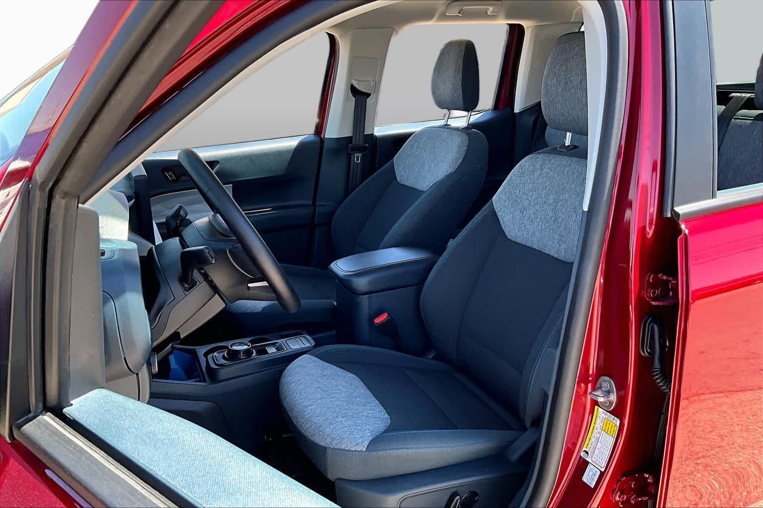 Used 2025 Ruby Red Metallic Tinted Clearcoat Ford XLT image 7