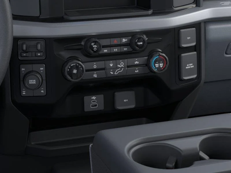 2026 Ford F-350 Super Duty Chassis Cab XLT - Photo 15