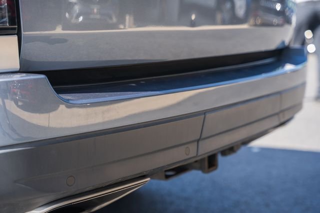 Used 2018 Byron Blue Metallic Land Rover 5.0L V8 Supercharged Autobiography image 8