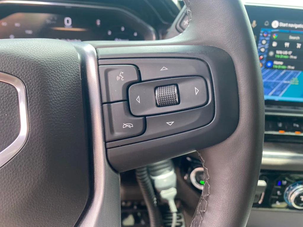 Used 2025 White GMC SLT image 5