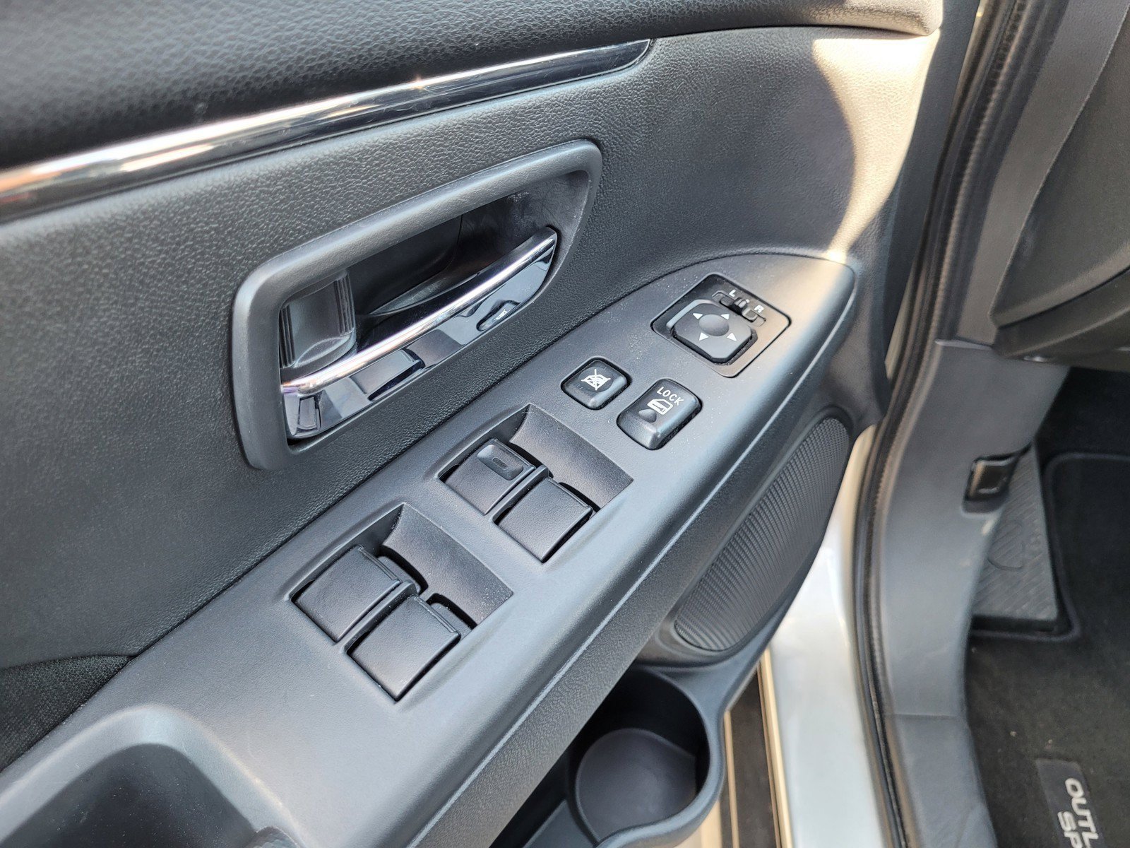 Used 2026 Silver Mitsubishi S image 27