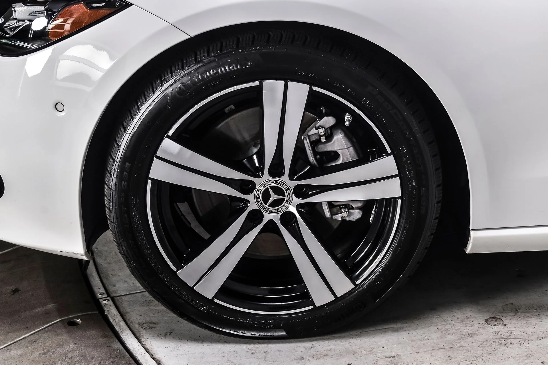 Used 2023 Polar White Mercedes-Benz C 300 image 9