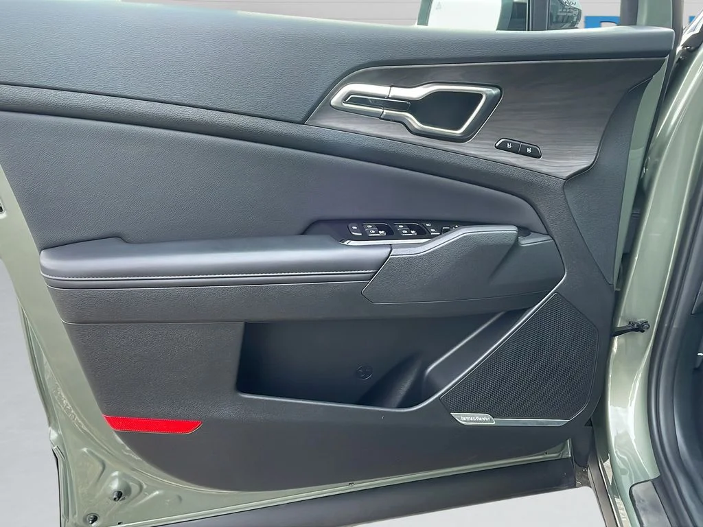 Certified Used 2023 Green Kia X-Pro Prestige image 11