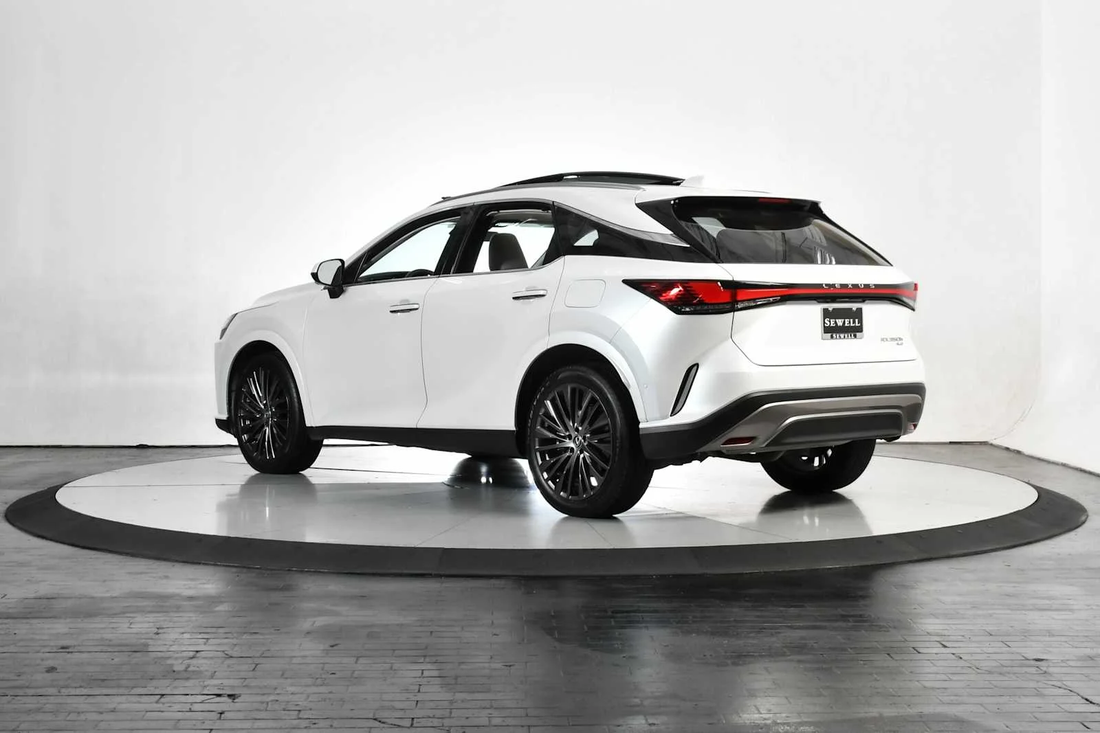 Used 2023 Eminent White Pearl Lexus Luxury image 4