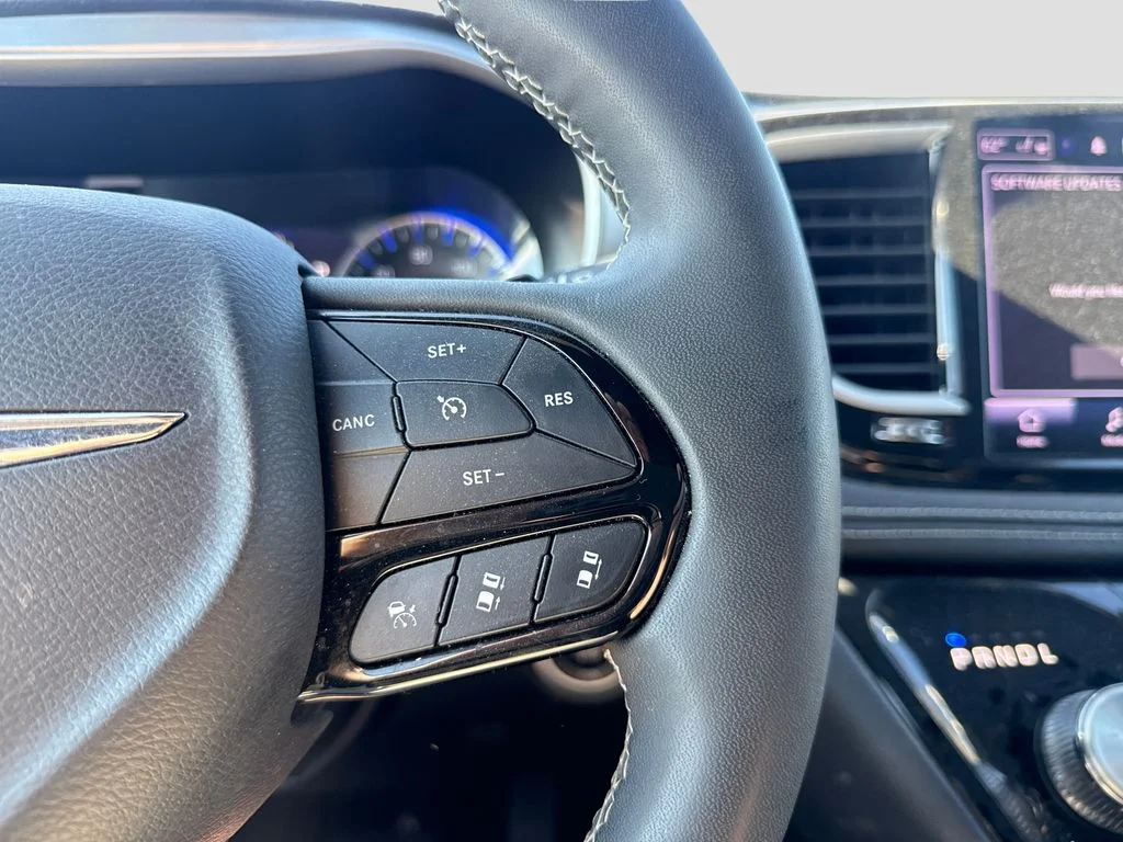 Used 2023 White Chrysler Touring image 17